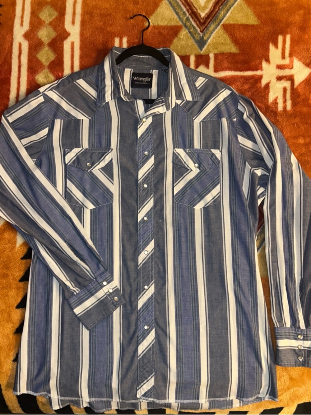 Vintage Wrangler Blue and White Striped Western Button-Up Shirt